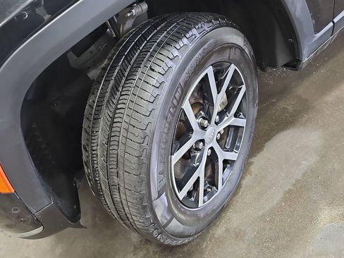 Used 2024 Jeep Grand Cherokee L Limited w/ Luxury Tech Group II image 33