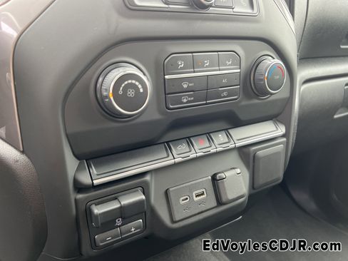 Used 2023 Chevrolet Silverado 2500 Custom w/ Custom Value Package image 35