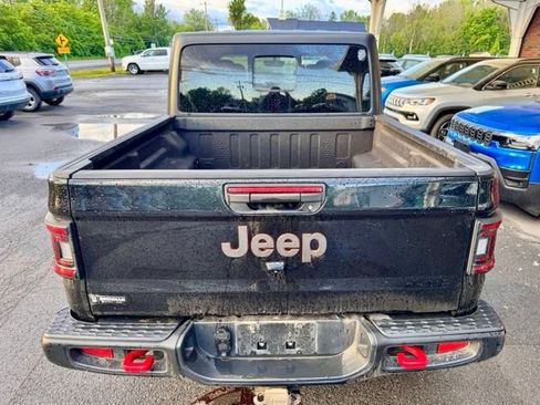 Used 2023 Jeep Gladiator Rubicon w/ Cold Weather Group AWD/4WD image 4