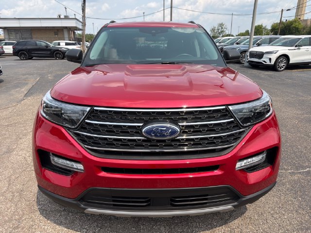 Used 2023 Ford Explorer XLT w/ Equipment Group 202A AWD/4WD image 8