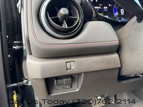 Used 2026 Chevrolet Colorado Z71 AWD/4WD image 16