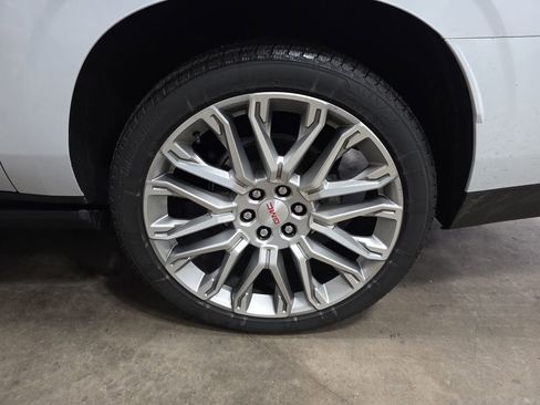 Used 2026 GMC Yukon XL Denali w/ Denali Reserve Package image 41