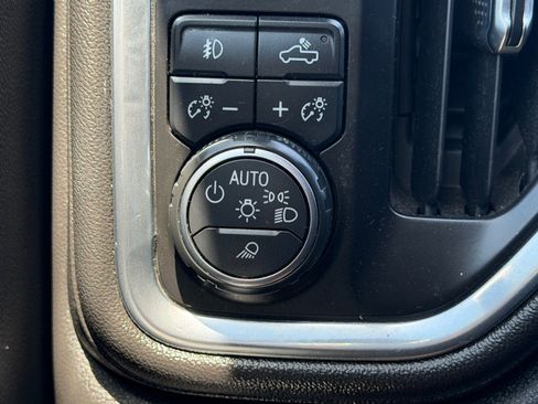 Used 2019 Chevrolet Silverado 1500 LT Trail Boss AWD/4WD image 28