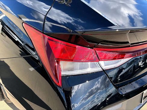 Certified 2025 Hyundai Elantra Sport image 44