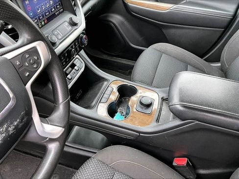 Used 2021 GMC Acadia SLE image 13