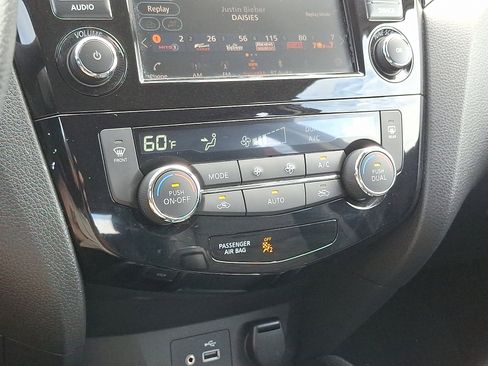 Certified 2022 Nissan Rogue Sport SV w/ Technology Package image 17