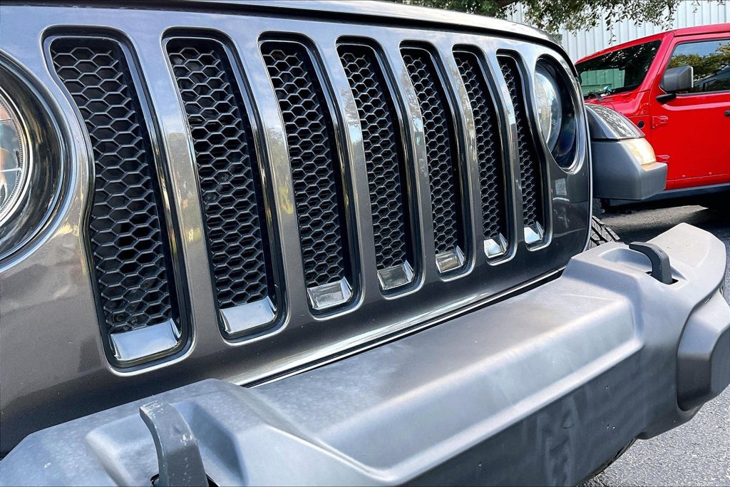 Used 2019 Jeep Wrangler Unlimited Sahara AWD/4WD image 26