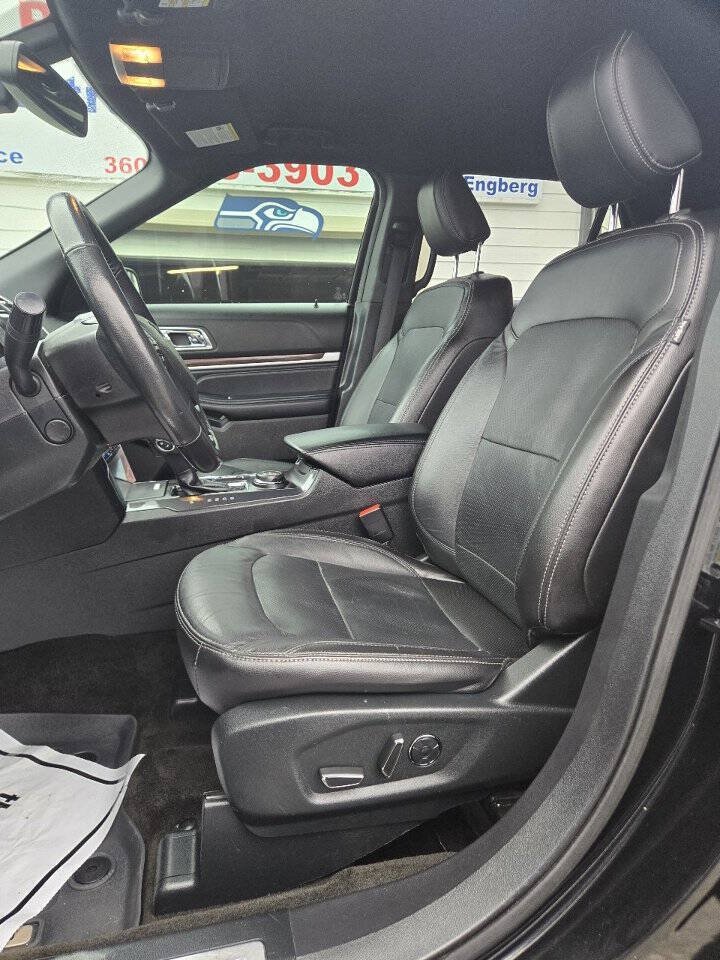 Used 2018 Ford Explorer Limited w/ Equipment Group 301A AWD/4WD image 10