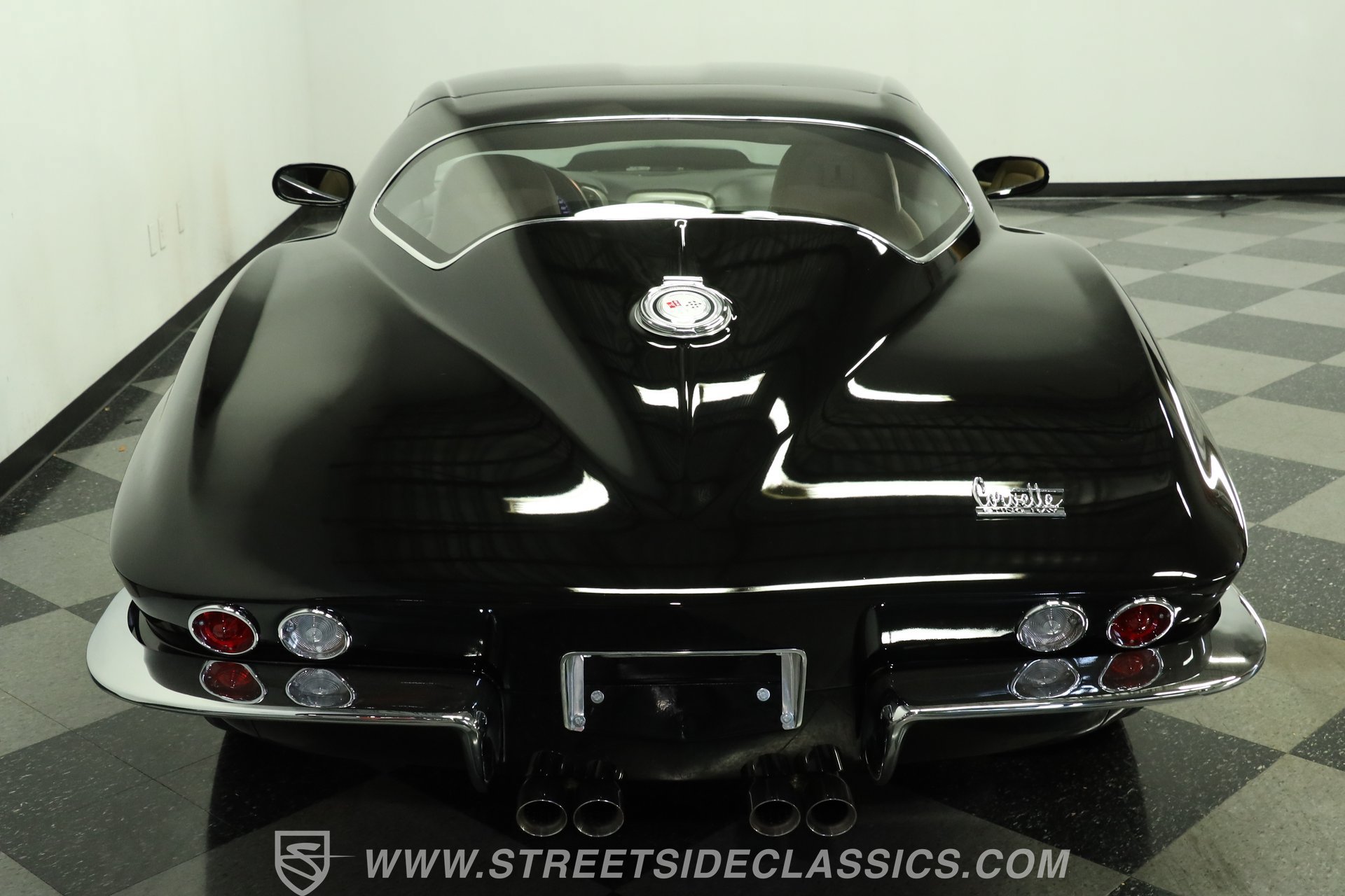 Used 2005 Chevrolet Corvette Coupe w/ Preferred Equipment Group RWD image 9