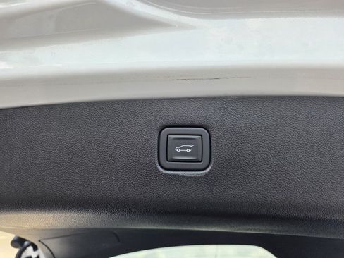 Used 2023 Chevrolet Blazer LT w/ Convenience Package FWD image 12