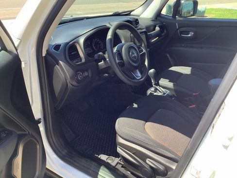 Used 2023 Jeep Renegade Latitude image 7
