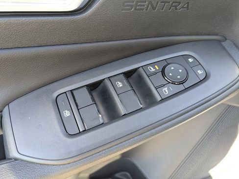 Used 2026 Nissan Sentra SV w/ SV Convenience Package FWD image 14