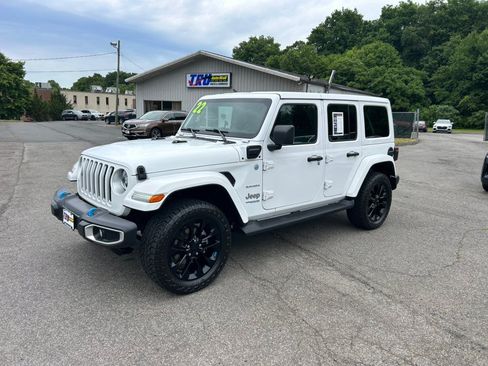 Used 2022 Jeep Wrangler Unlimited Sahara w/ Cold Weather Group AWD/4WD image 1