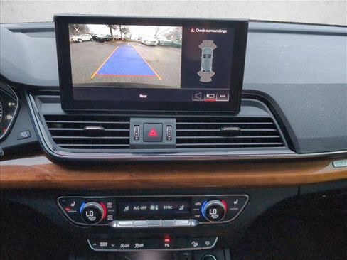 Used 2021 Audi Q5 Premium image 14