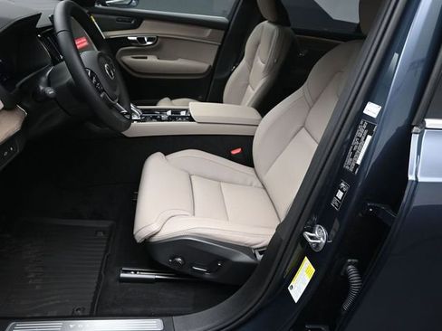 New 2026 Volvo XC90 T8 Ultra w/ Protection Package Premier image 18