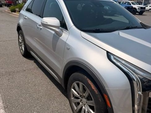 Used 2021 Cadillac XT4 Premium Luxury AWD/4WD image 4