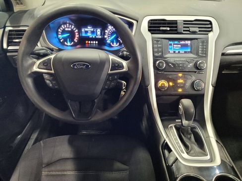 Used 2014 Ford Fusion SE FWD image 22