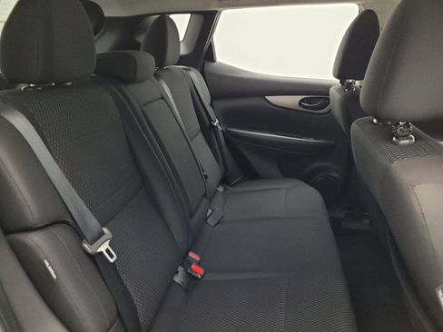 Used 2020 Nissan Rogue Sport S image 19