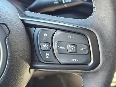 New 2026 Jeep Gladiator Sahara AWD/4WD image 17