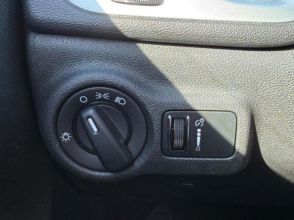 Used 2013 Dodge Dart SXT w/ Popular Equipment Group FWD image 18