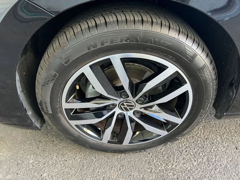 Used 2025 Volkswagen Jetta SE image 29