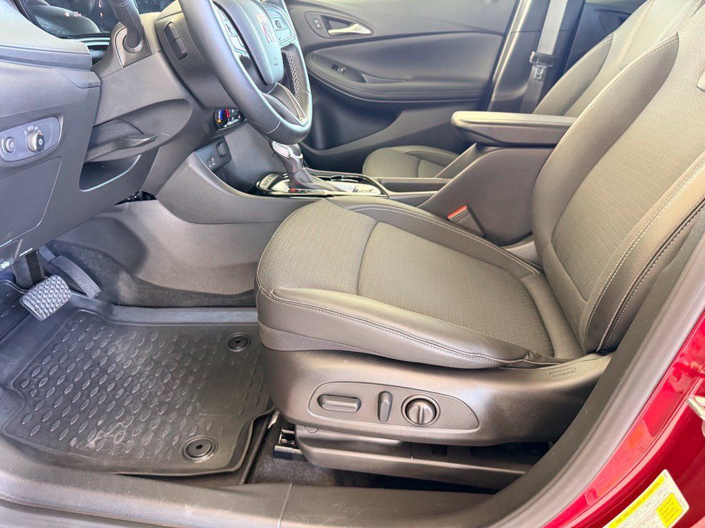 Used 2025 Buick Encore GX Preferred w/ Comfort Package FWD image 14