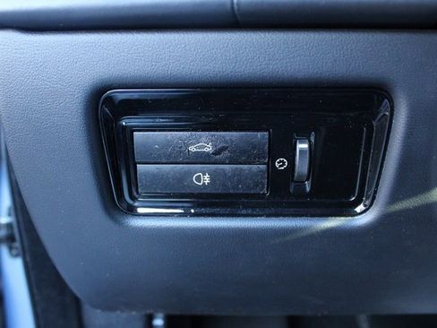 Used 2013 Jaguar XJ AWD image 15