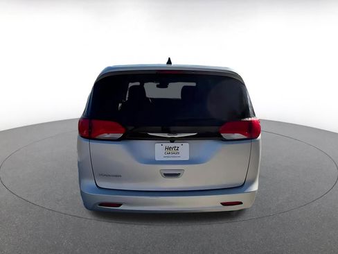 Used 2023 Chrysler Voyager LX image 12