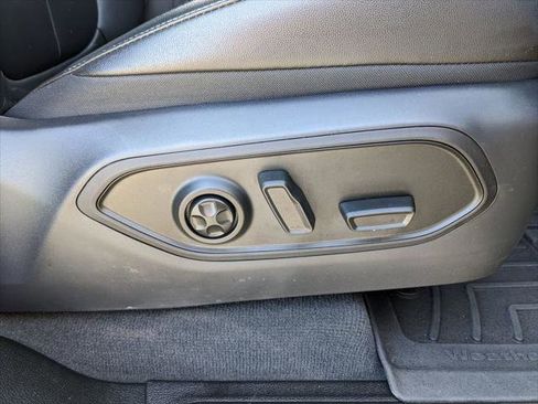 Certified 2024 Jeep Grand Cherokee Limited w/ Black Appearance Package image 51