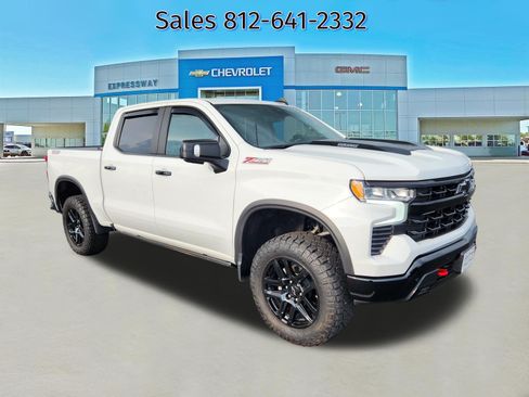 Used 2025 Chevrolet Silverado 1500 LT Trail Boss w/ Convenience Package II AWD/4WD image 1