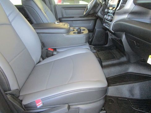 New 2026 RAM 3500 Tradesman w/ Chrome Appearance Group image 38