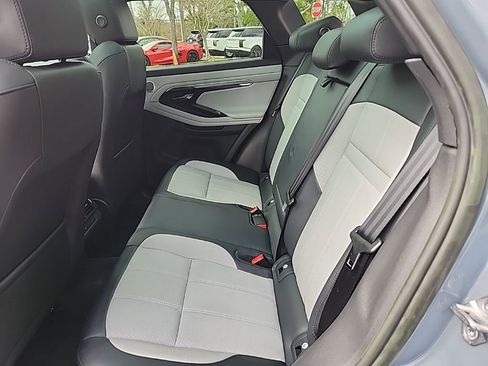 Used 2023 Land Rover Range Rover Evoque R-Dynamic S image 21