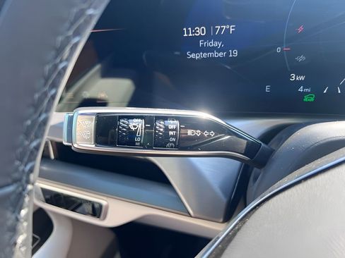 New 2026 Cadillac Vistiq Luxury image 57