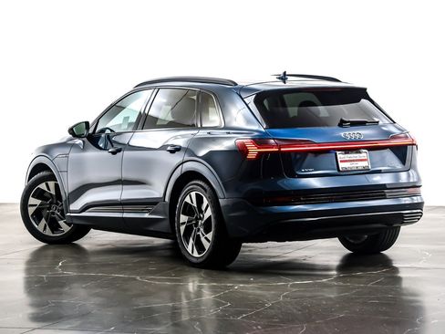 Used 2023 Audi e-tron Premium w/ Convenience Plus Package image 12