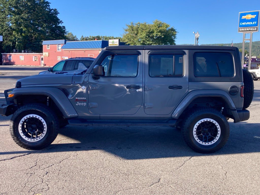 Used 2018 Jeep Wrangler Unlimited Sahara AWD/4WD image 30