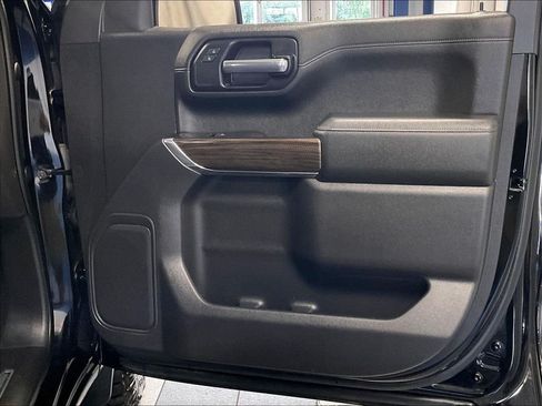 Used 2019 Chevrolet Silverado 1500 LT Trail Boss AWD/4WD image 12