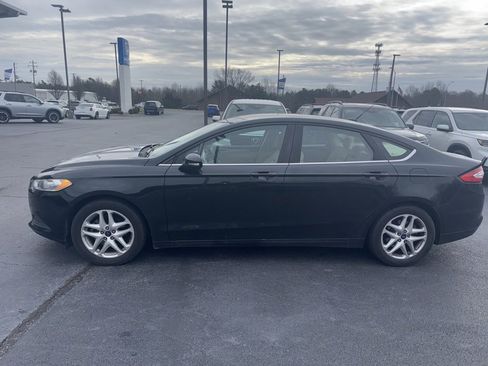Used 2014 Ford Fusion SE image 2