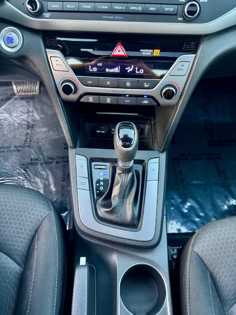 Used 2017 Hyundai Elantra Value Edition FWD image 17