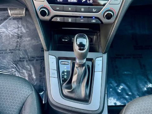 Used 2017 Hyundai Elantra Value Edition FWD image 17