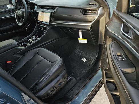 New 2026 Jeep Grand Cherokee L Limited w/ Limited Altitude Package RWD image 7