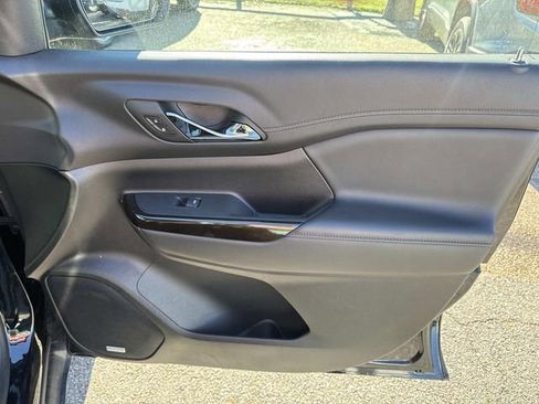 Used 2023 GMC Acadia AT4 w/ Technology Package image 18