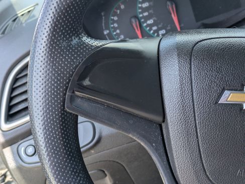 Used 2020 Chevrolet Trax LS FWD image 12