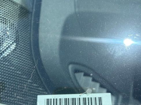 Used 2025 Subaru Crosstrek 2.0i Premium AWD/4WD image 2