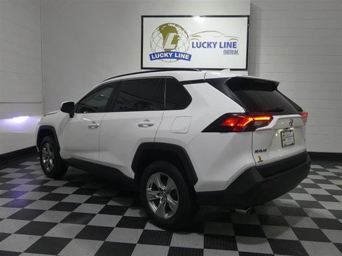 Used 2022 Toyota RAV4 XLE AWD/4WD image 11