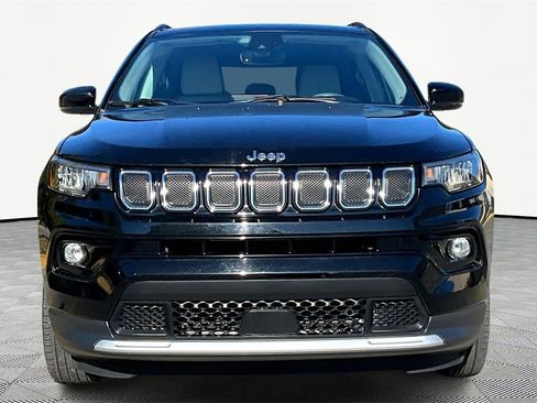 Used 2022 Jeep Compass Limited image 3