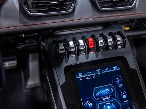 Used 2020 Lamborghini Huracan EVO image 43