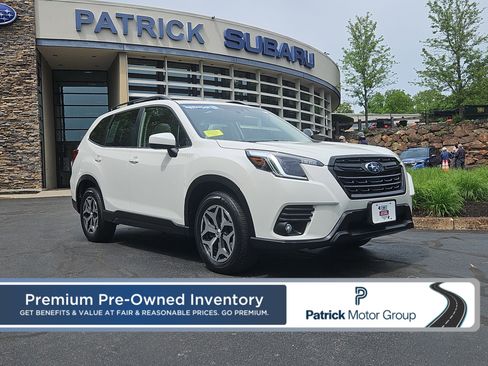 Used 2022 Subaru Forester Premium AWD/4WD image 1