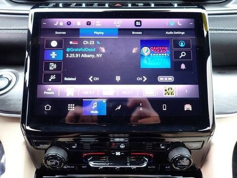 Used 2023 Jeep Grand Cherokee Limited image 25