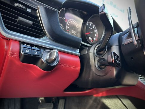 Used 2019 Porsche Panamera 4 image 38