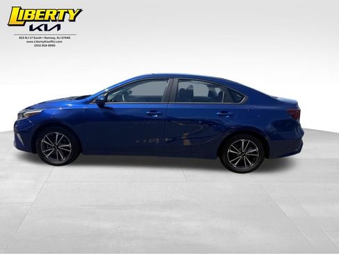 Used 2023 Kia Forte LXS FWD image 4
